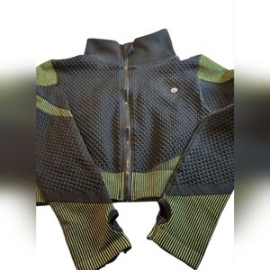 Koana Activewear Long Sleeve Black/Green Size Large NWT